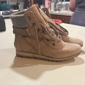 Sorel Tan Lace Up Boots